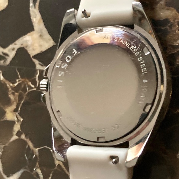 🌸 Fossil Women’s Crystal Bezel Watch – White Silicone Strap – New Battery – Box - Picture 7 of 11